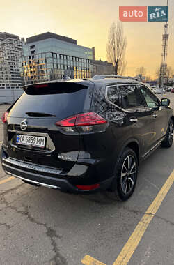 Внедорожник / Кроссовер Nissan Rogue 2017 в 