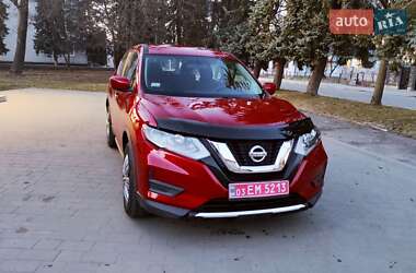 Внедорожник / Кроссовер Nissan Rogue 2017 в Ровно