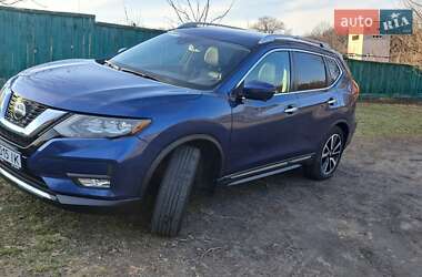 Внедорожник / Кроссовер Nissan Rogue 2018 в 