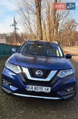 Внедорожник / Кроссовер Nissan Rogue 2018 в 