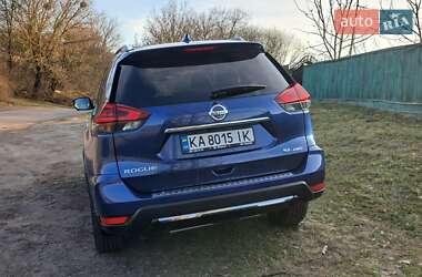 Внедорожник / Кроссовер Nissan Rogue 2018 в 