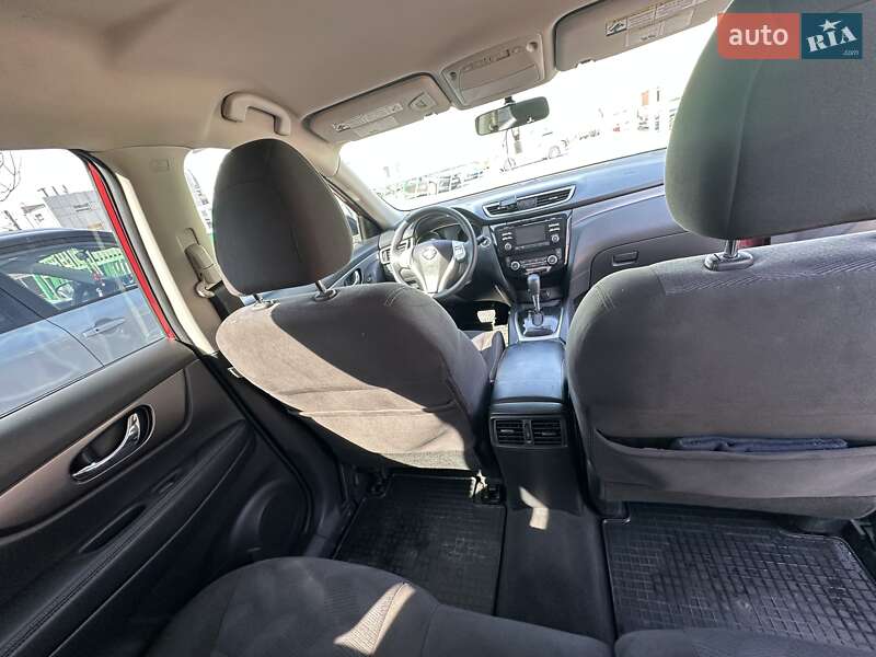 Позашляховик / Кросовер Nissan Rogue 2015 в Запоріжжі