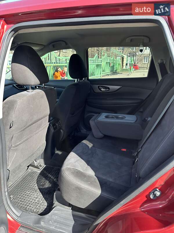 Позашляховик / Кросовер Nissan Rogue 2015 в Запоріжжі