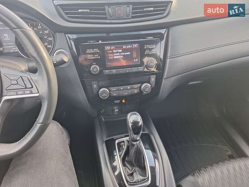 Внедорожник / Кроссовер Nissan Rogue 2017 в Полтаве