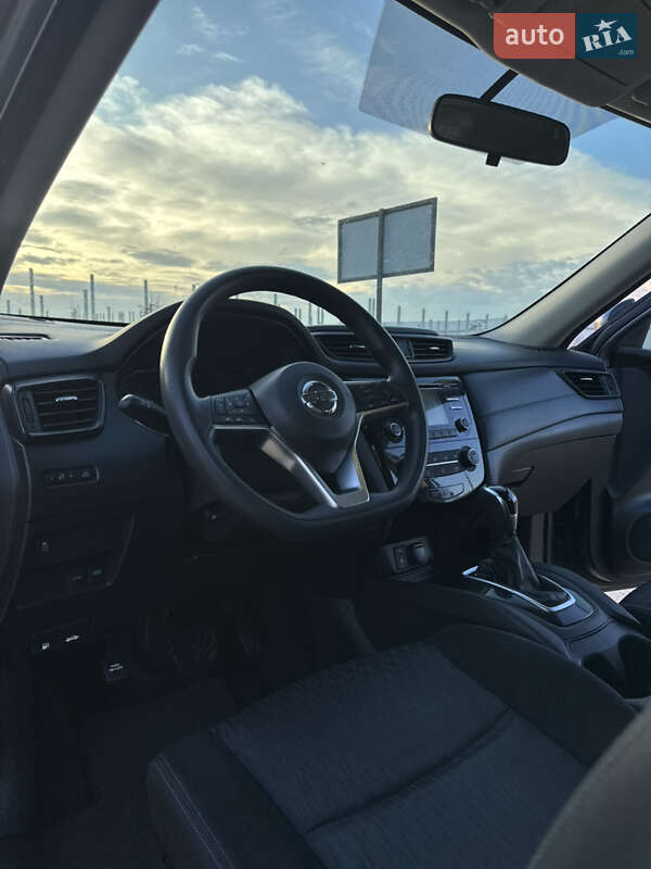 Позашляховик / Кросовер Nissan Rogue 2016 в Коростені