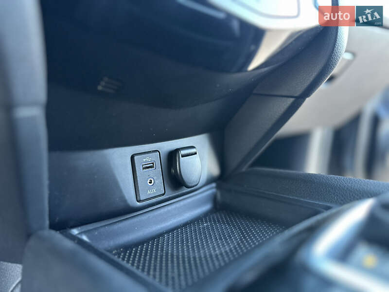 Позашляховик / Кросовер Nissan Rogue 2016 в Коростені