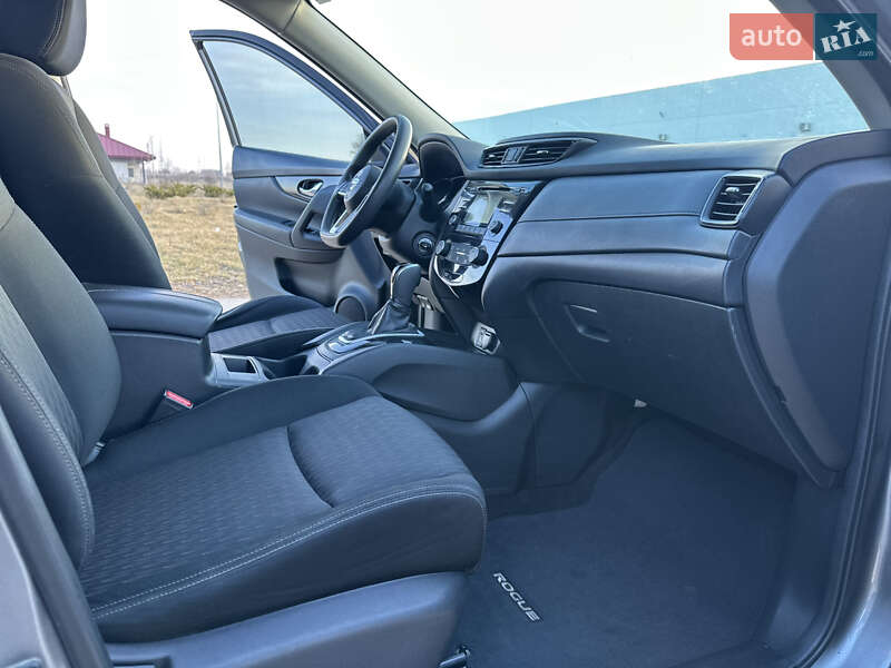 Позашляховик / Кросовер Nissan Rogue 2016 в Коростені