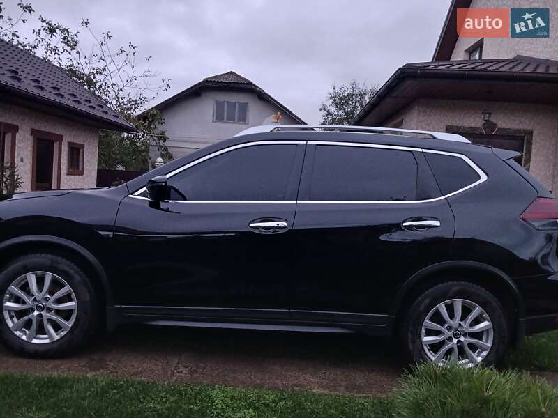 Позашляховик / Кросовер Nissan Rogue 2017 в Івано-Франківську