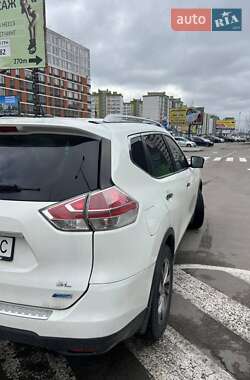 Внедорожник / Кроссовер Nissan Rogue 2014 в 