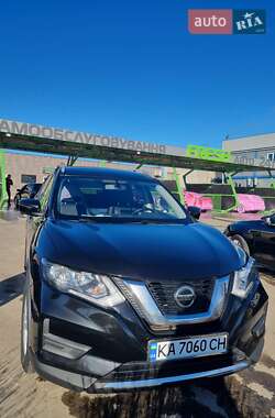 Внедорожник / Кроссовер Nissan Rogue 2017 в Чернигове