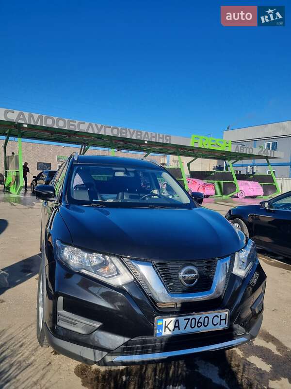 Позашляховик / Кросовер Nissan Rogue 2017 в Чернігові