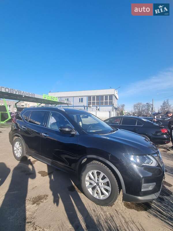 Позашляховик / Кросовер Nissan Rogue 2017 в Чернігові