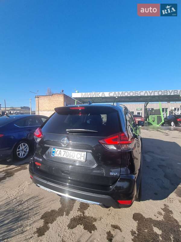 Позашляховик / Кросовер Nissan Rogue 2017 в Чернігові