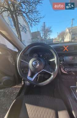 Внедорожник / Кроссовер Nissan Rogue 2017 в Чернигове