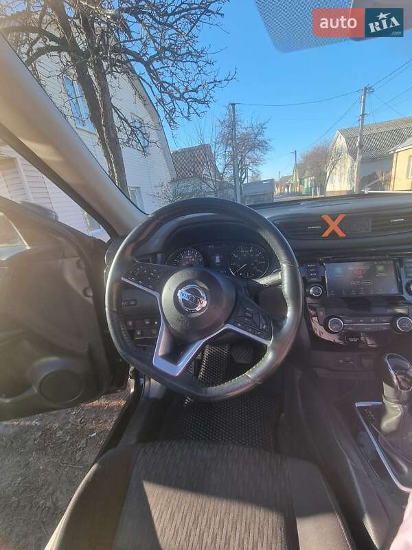 Позашляховик / Кросовер Nissan Rogue 2017 в Чернігові