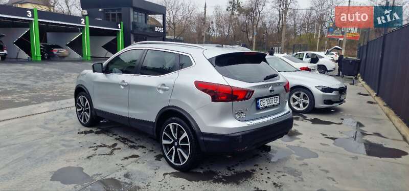 Позашляховик / Кросовер Nissan Rogue 2018 в Чернівцях