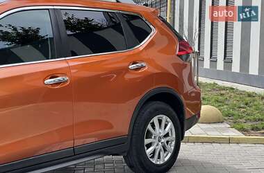Внедорожник / Кроссовер Nissan Rogue 2016 в 