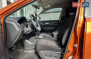 Внедорожник / Кроссовер Nissan Rogue 2016 в 