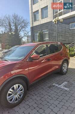 Внедорожник / Кроссовер Nissan Rogue 2016 в 