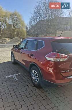 Внедорожник / Кроссовер Nissan Rogue 2016 в 