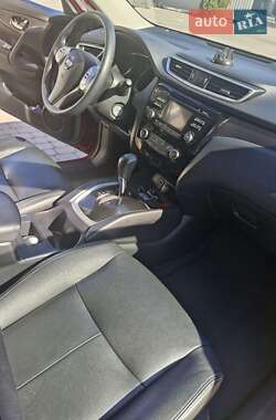 Внедорожник / Кроссовер Nissan Rogue 2016 в 