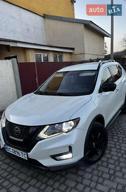 Внедорожник / Кроссовер Nissan Rogue 2018 в 