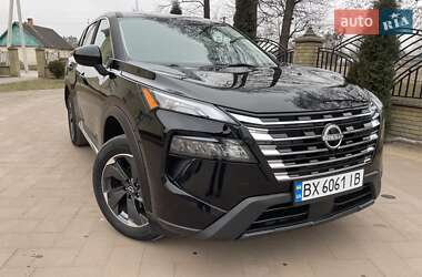 Внедорожник / Кроссовер Nissan Rogue 2023 в 