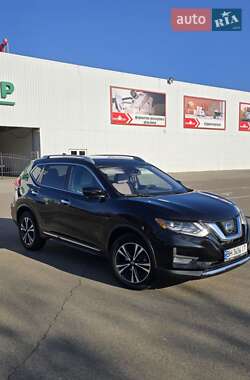 Позашляховик / Кросовер Nissan Rogue 2017 в 