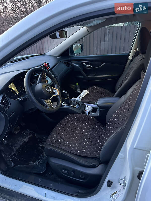 Позашляховик / Кросовер Nissan Rogue 2016 в Полтаві