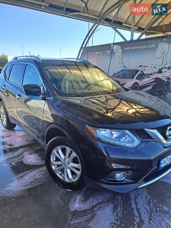 Внедорожник / Кроссовер Nissan Rogue 2016 в Ужгороде