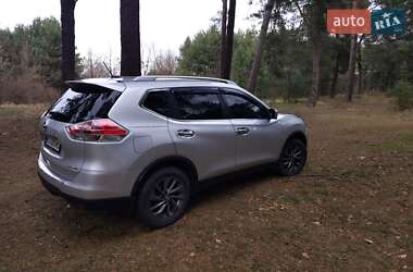 Внедорожник / Кроссовер Nissan Rogue 2016 в 