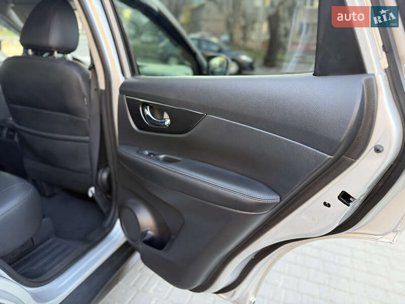 Внедорожник / Кроссовер Nissan Rogue 2017 в Одессе