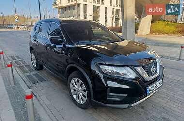 Внедорожник / Кроссовер Nissan Rogue 2017 в 