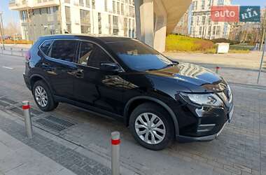 Внедорожник / Кроссовер Nissan Rogue 2017 в 