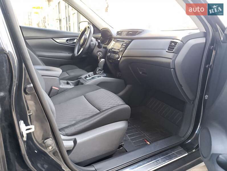 Позашляховик / Кросовер Nissan Rogue 2017 в Києві