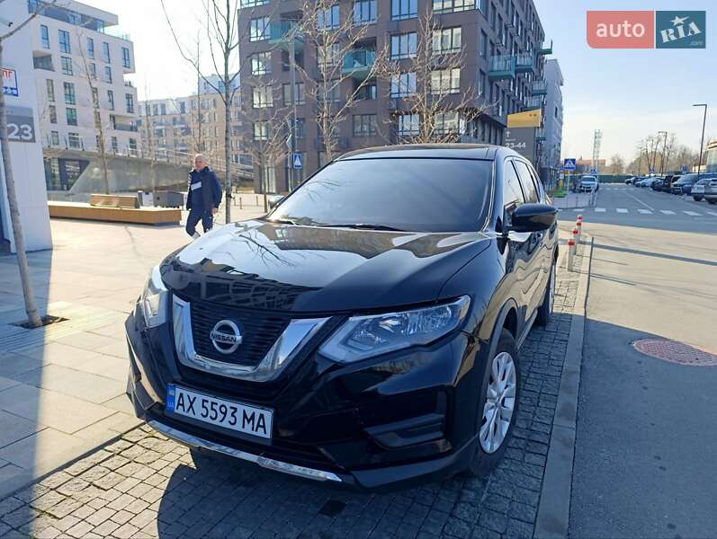 Позашляховик / Кросовер Nissan Rogue 2017 в Києві