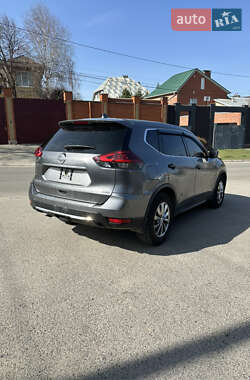 Внедорожник / Кроссовер Nissan Rogue 2017 в 