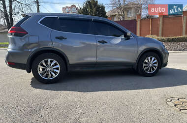 Внедорожник / Кроссовер Nissan Rogue 2017 в 