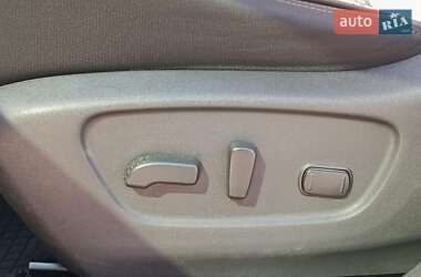 Внедорожник / Кроссовер Nissan Rogue 2018 в 