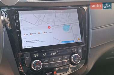 Внедорожник / Кроссовер Nissan Rogue 2018 в 