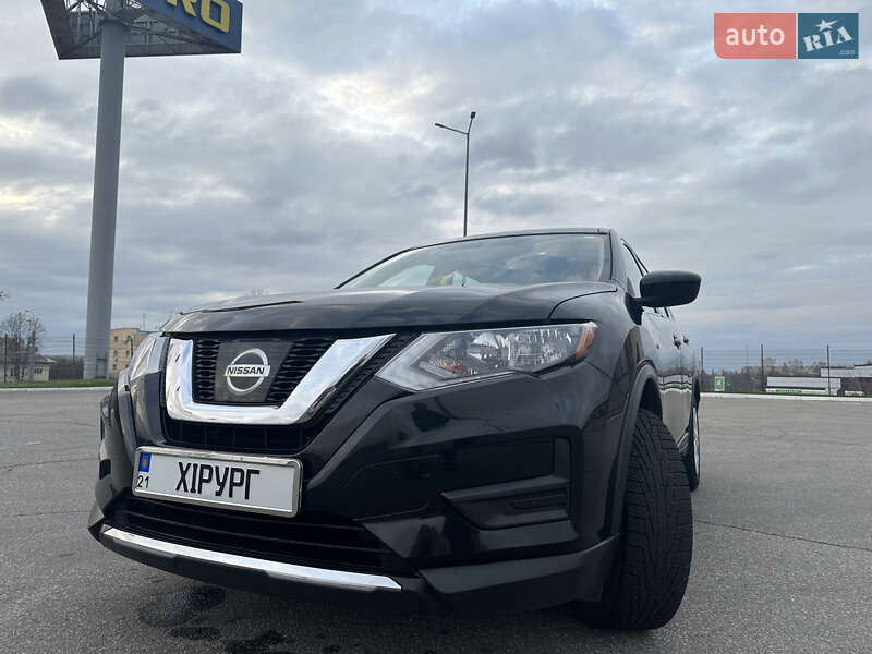 Внедорожник / Кроссовер Nissan Rogue 2017 в 