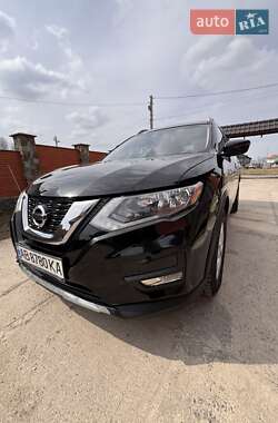 Позашляховик / Кросовер Nissan Rogue 2017 в 