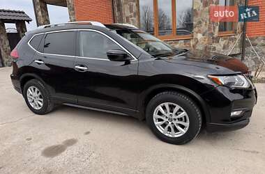 Позашляховик / Кросовер Nissan Rogue 2017 в 