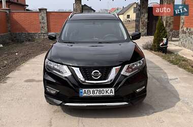 Позашляховик / Кросовер Nissan Rogue 2017 в 