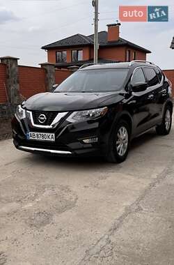 Позашляховик / Кросовер Nissan Rogue 2017 в 