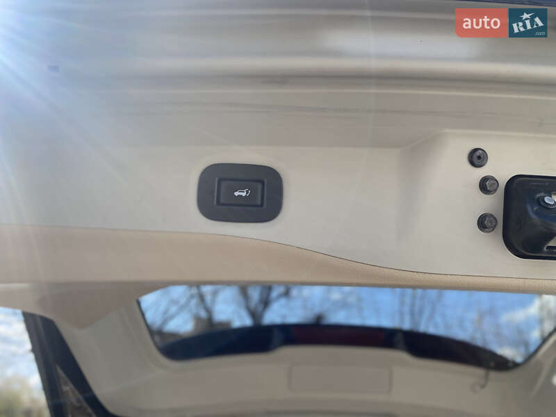 Позашляховик / Кросовер Nissan Rogue 2019 в Ужгороді