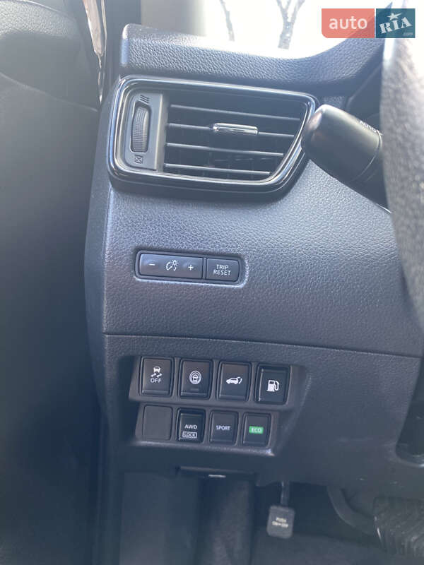 Позашляховик / Кросовер Nissan Rogue 2019 в Ужгороді