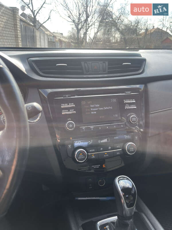 Внедорожник / Кроссовер Nissan Rogue 2016 в Харькове