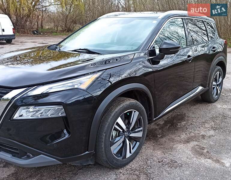 Позашляховик / Кросовер Nissan Rogue 2021 в Черкасах