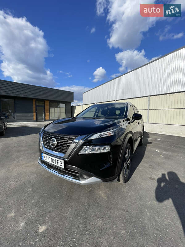 Позашляховик / Кросовер Nissan Rogue 2021 в 